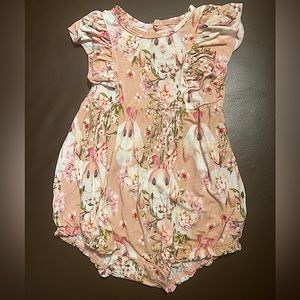 Posh peanut bubbles onesie with bunnies